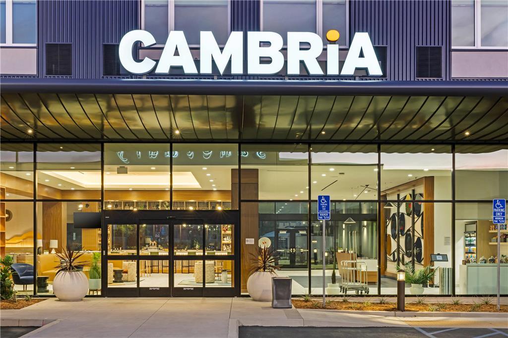 Cambria Airport Burbank